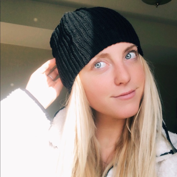 Winter hat bundle - Picture 2 of 4